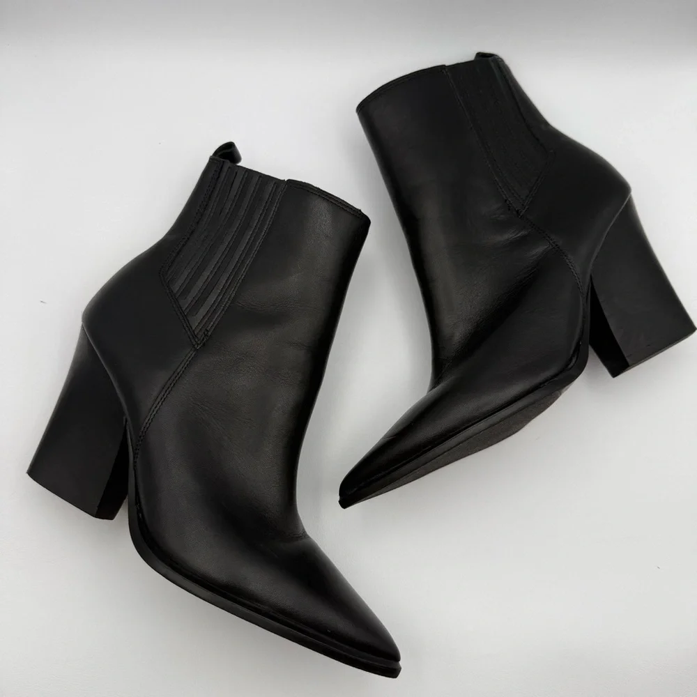 MARC FISHER Mariel Black Point Toe Leather Ankle Boots Size 6 Western Festival
